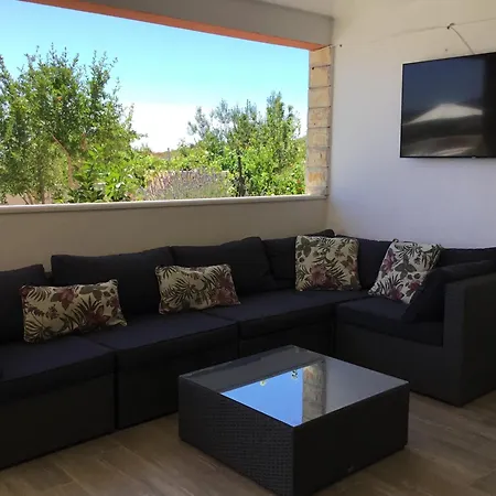 Family-friendly With Swimming Pool Dvornica, - 11470 Lejlighed Rogoznica (Sibenik-Knin)
