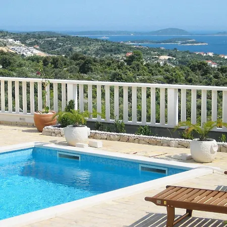 Apartament Family-friendly With Swimming Pool Dvornica, - 11470