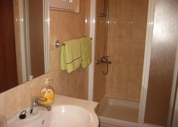 Apartament Family-friendly With Swimming Pool Dvornica, - 11470 Rogoznica (Sibenik-Knin)