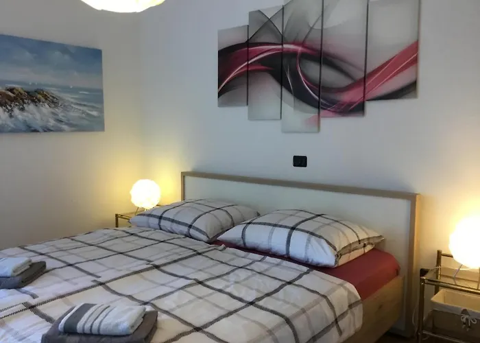 Family-friendly With Swimming Pool Dvornica, - 11470 * ロゴズニッツァ