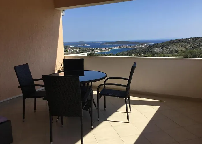 Family-friendly With Swimming Pool Dvornica, - 11470 Apartament Rogoznica (Sibenik-Knin)