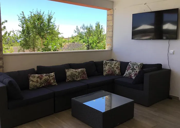 Family-friendly With Swimming Pool Dvornica, - 11470 Apartament Rogoznica (Sibenik-Knin)