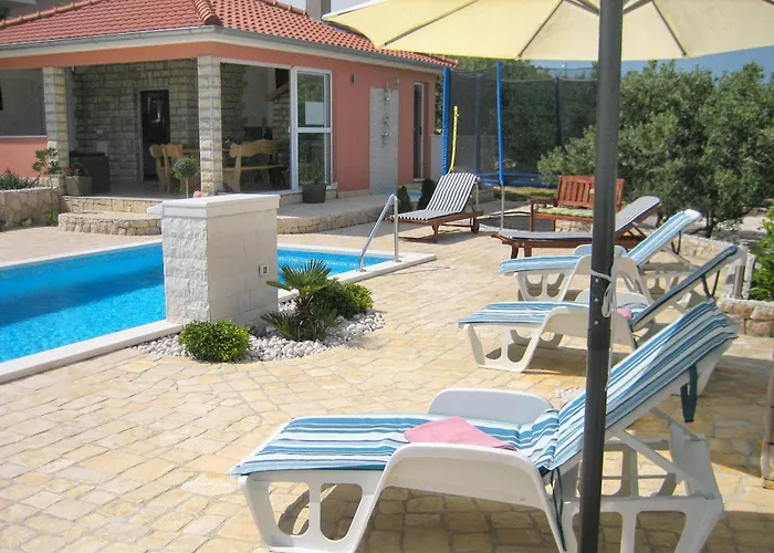 Family-friendly With Swimming Pool Dvornica, - 11470 Apartament
