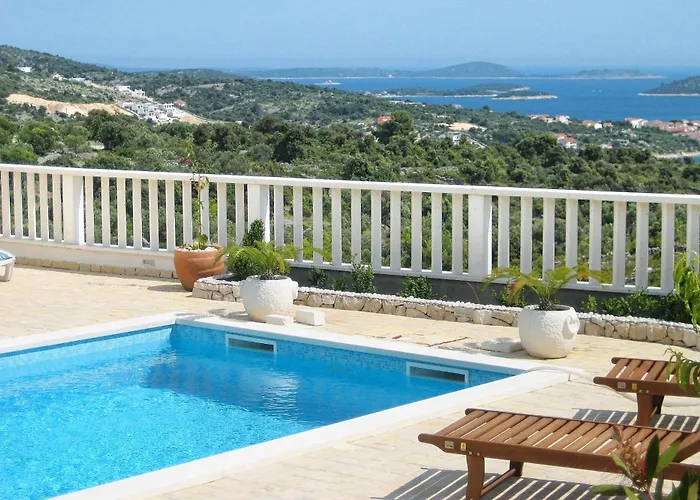 Apartament Family-friendly With Swimming Pool Dvornica, - 11470